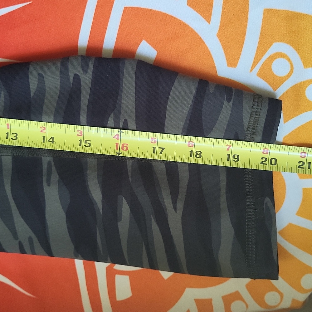 Old Navy Active Go Dry Cropped Leggings - Picture 7 of 8